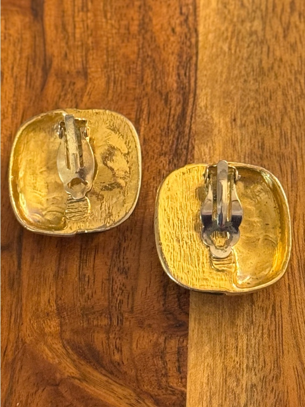 Givenchy Gold-Tone & Tortoiseshell RARE Vintage Earrings - Picture 4 of 6